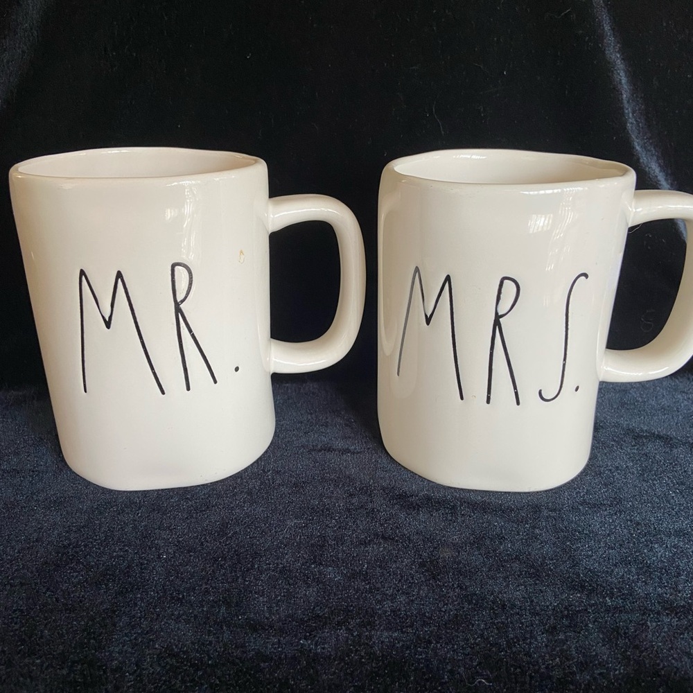 🖤 Rae Dunn By Magenta Collection MR & MRS Ivory Ceramic Coffee Mug Set Wedding